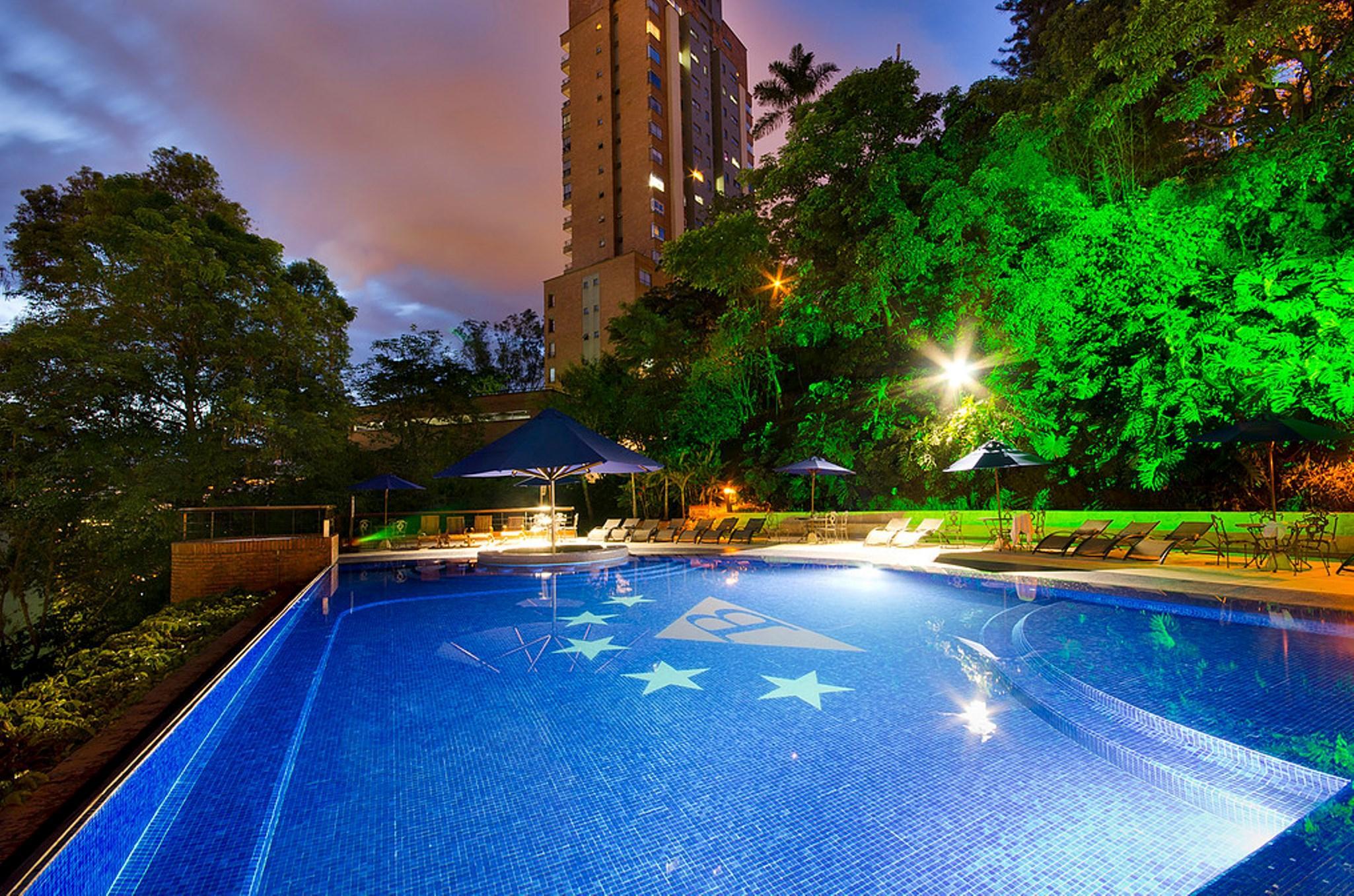 Hotel Dann Carlton Belfort Medellín Eksteriør bilde Swimming pool