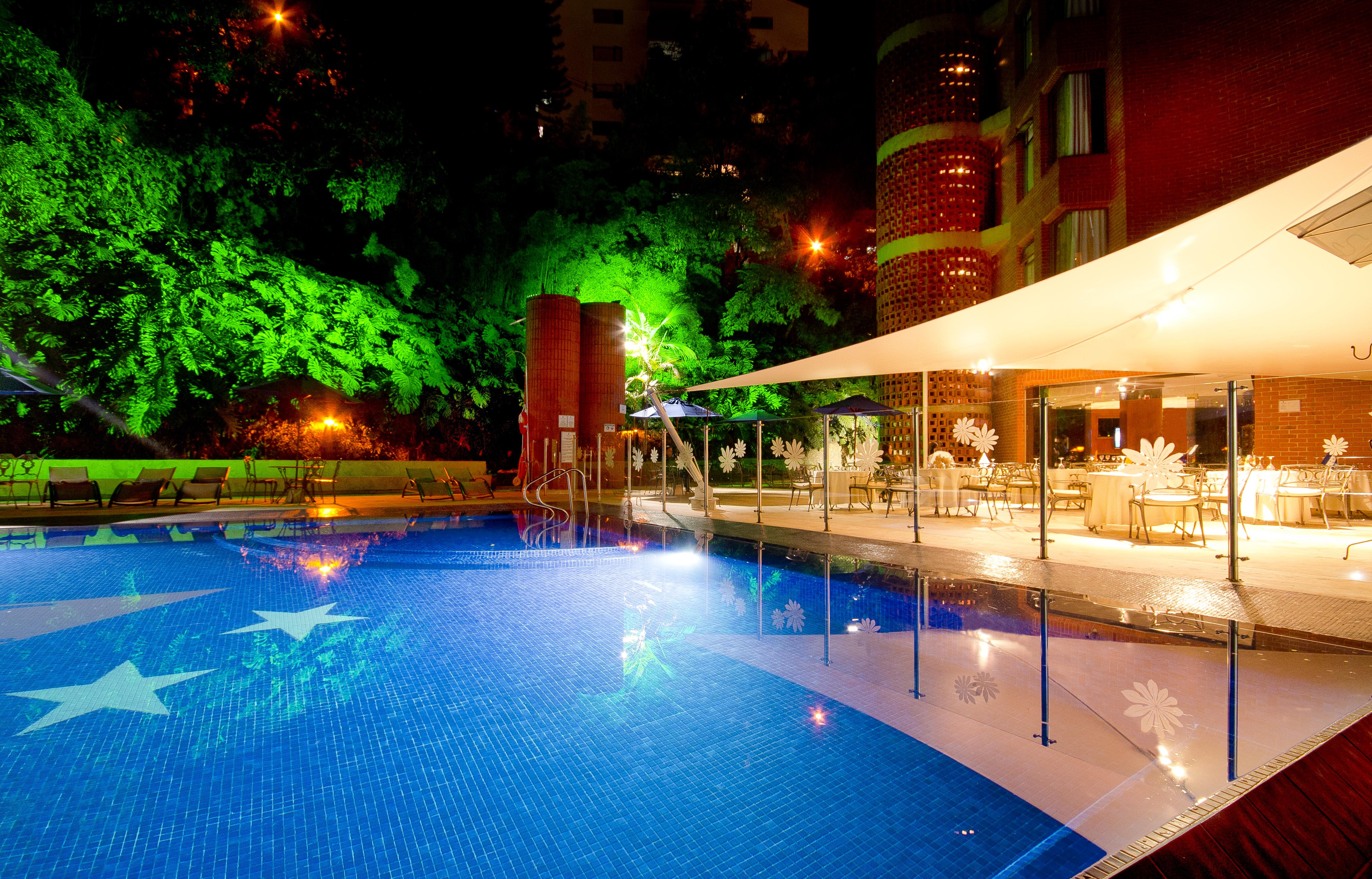 Hotel Dann Carlton Belfort Medellín Eksteriør bilde Swimming pool