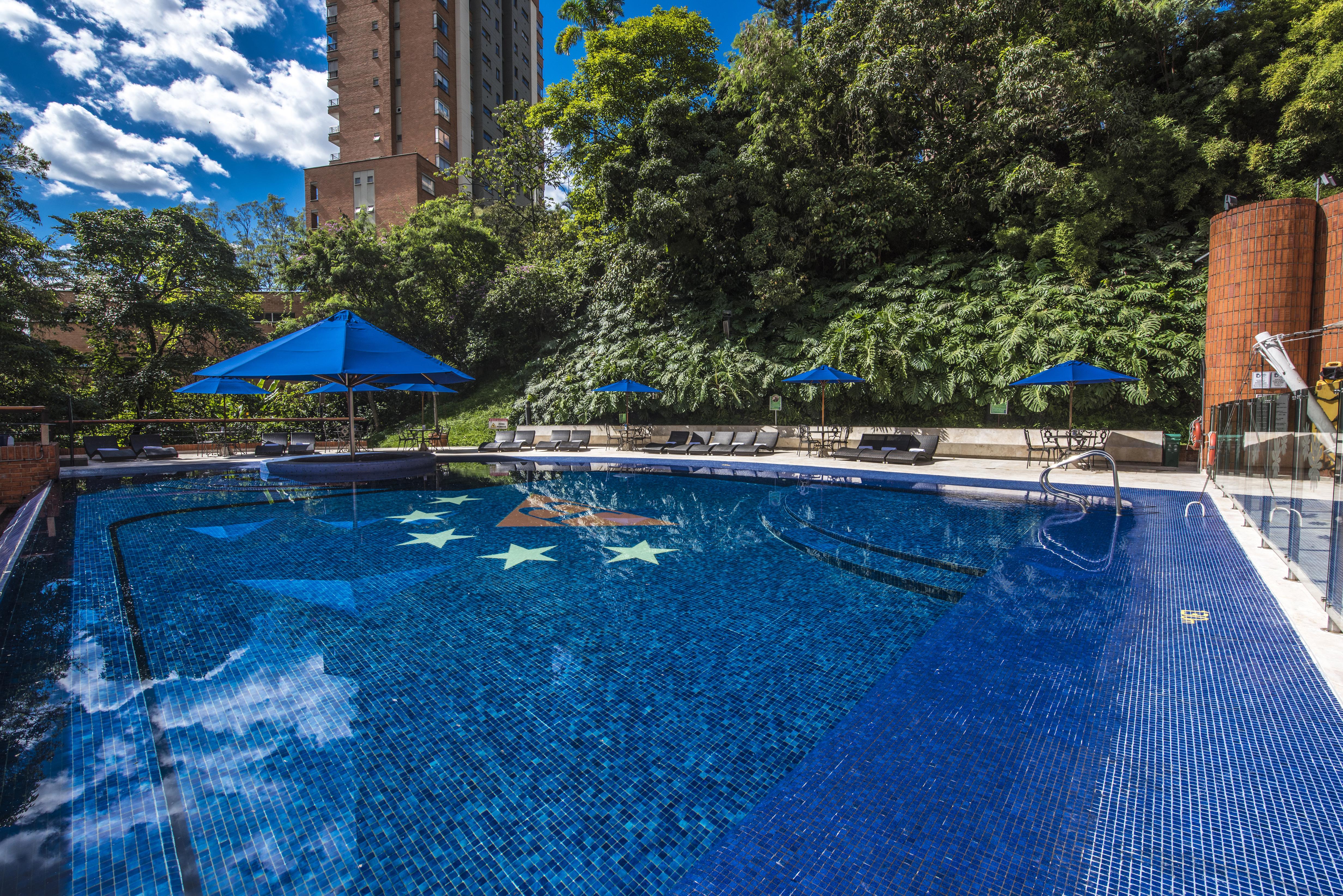 Hotel Dann Carlton Belfort Medellín Eksteriør bilde Swimming pool