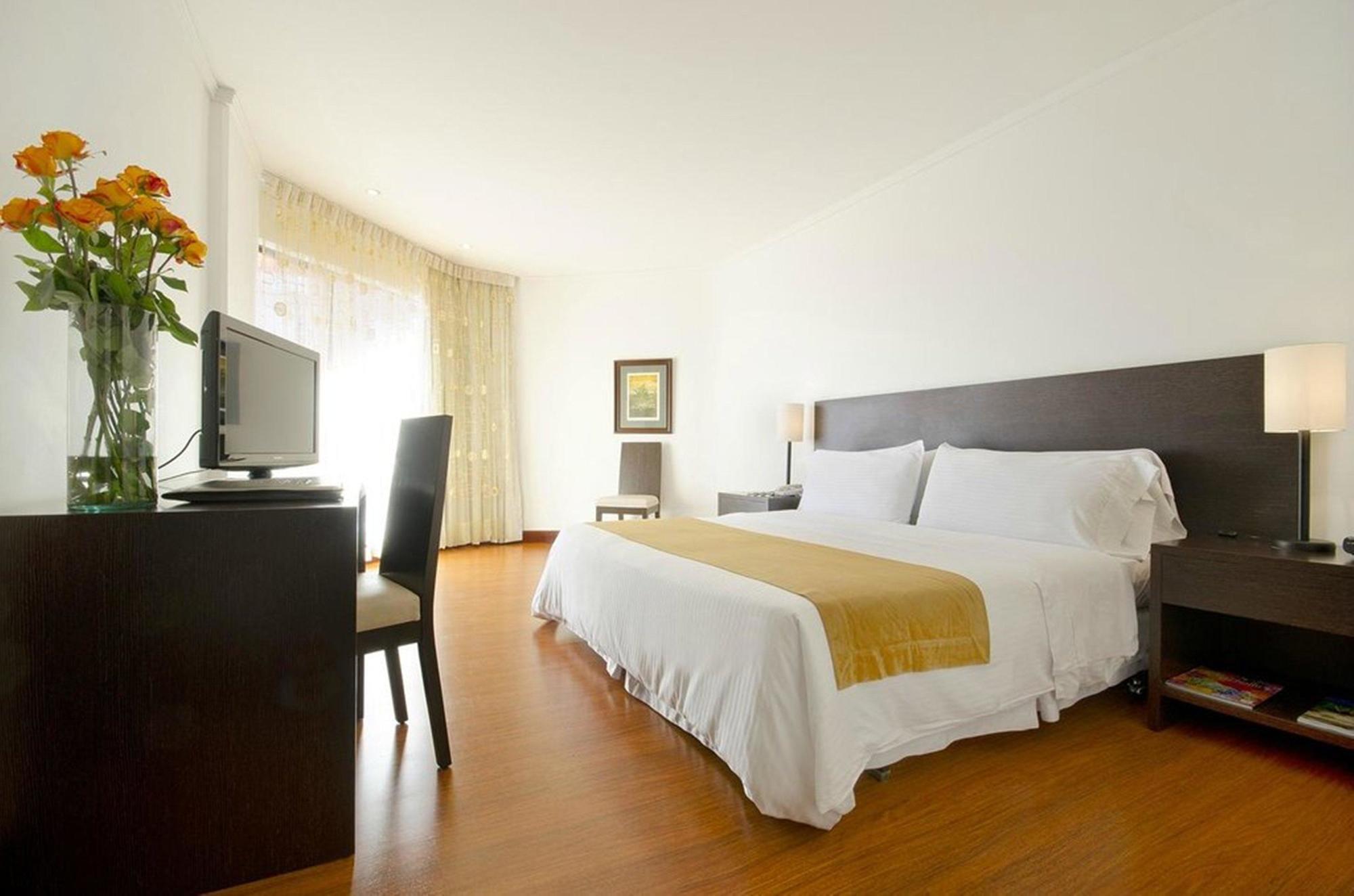 Hotel Dann Carlton Belfort Medellín Eksteriør bilde A room at the hotel